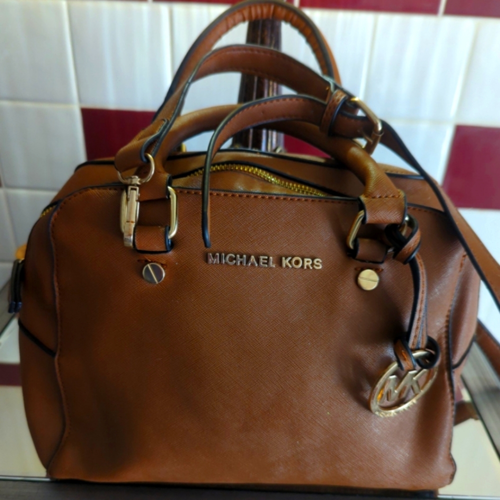 Michael kor crossbody satchel purse very good condition 10 by 8 inch clean!